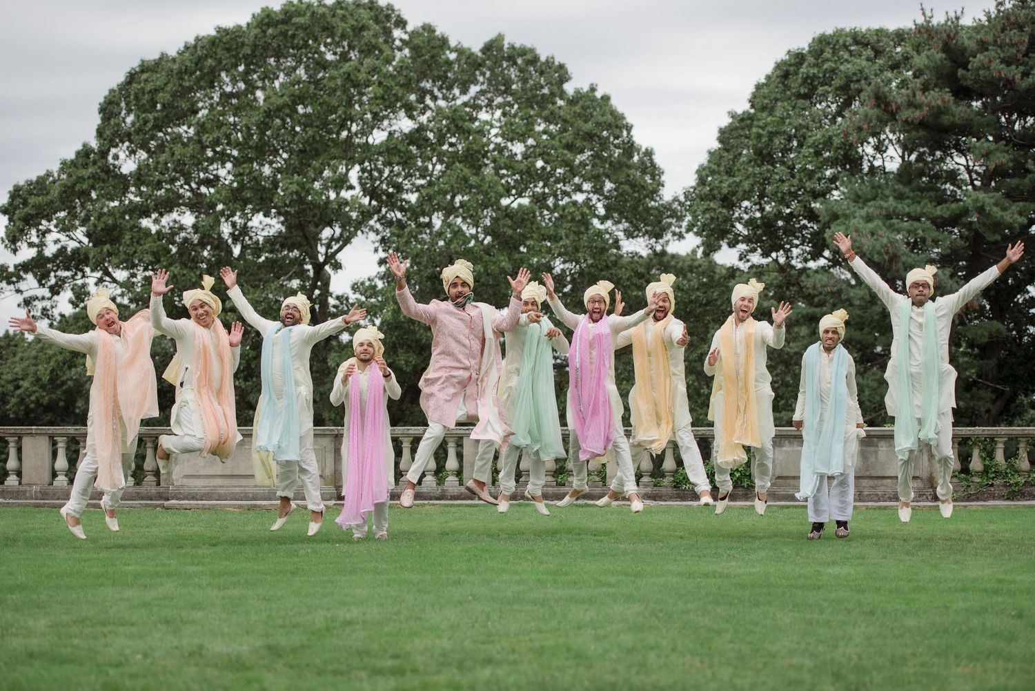 Fun Bridal Party Photos at Oheka Castle