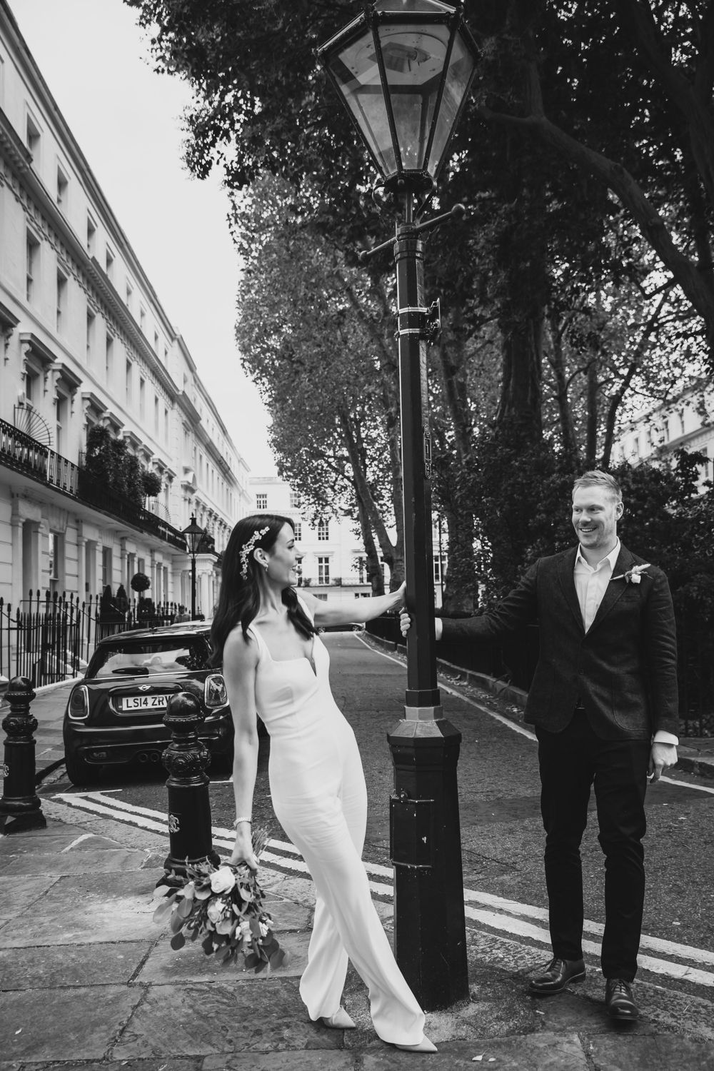 bride and groom in chelsea london