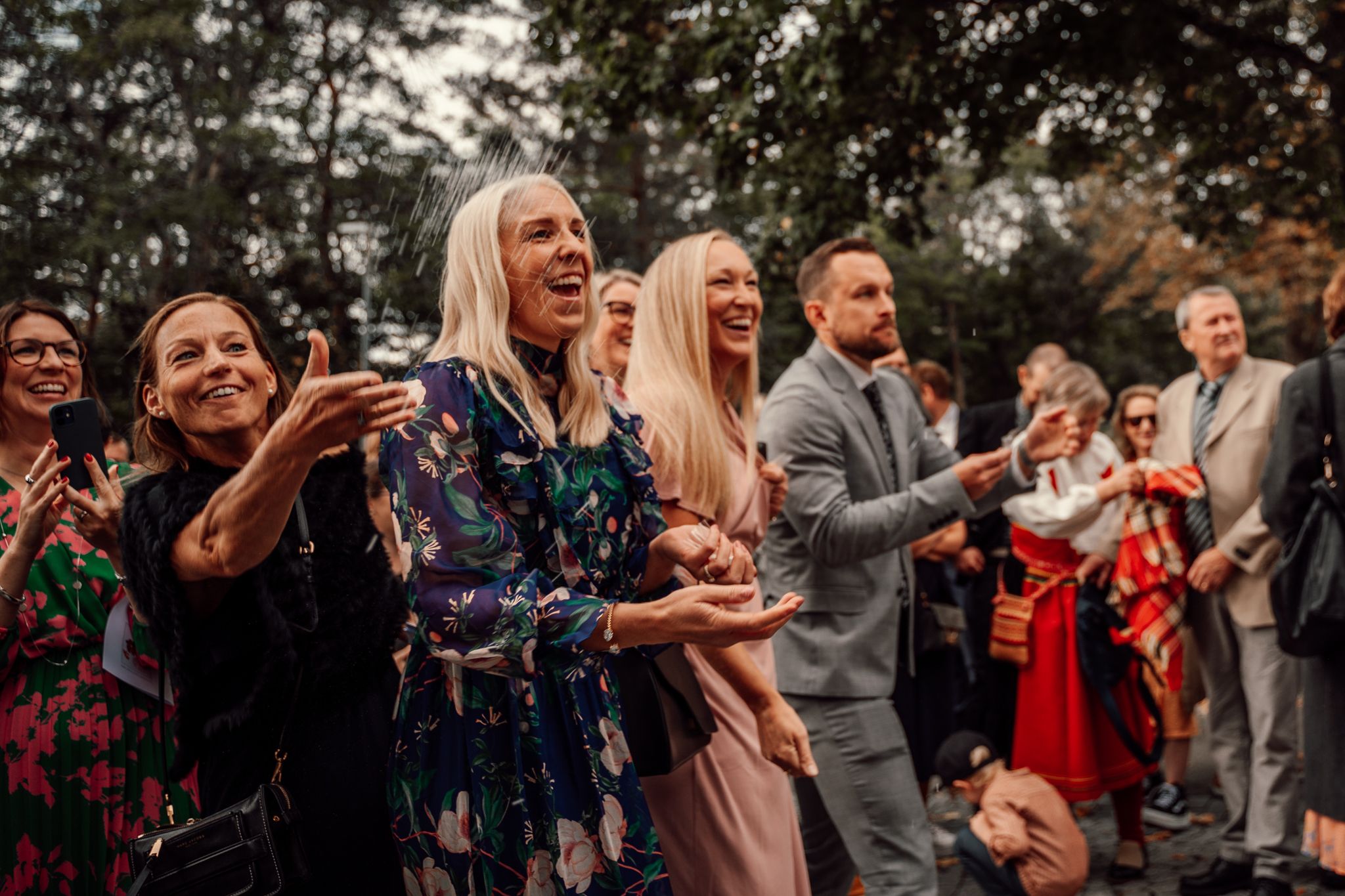 Bröllop, Bröllopsfotograf, fotograf, gratulationer, Vårfrukyrkan. Therese Båvenmark, Enköping, Uppland, Sverige