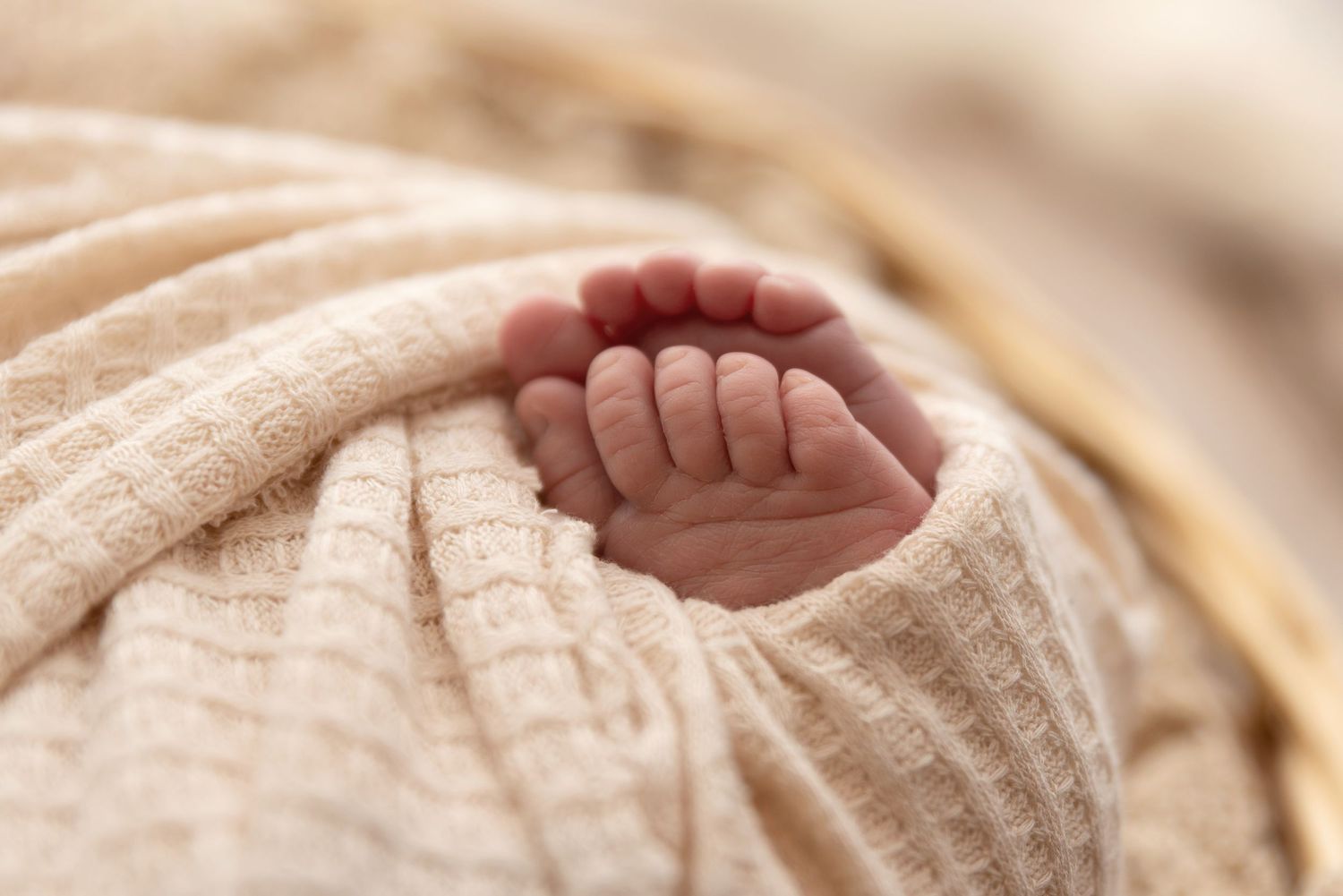 NEWBORN DETAILS TOES