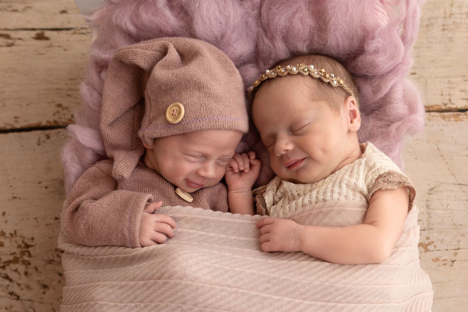 NEWBORN TWINS GIRLS