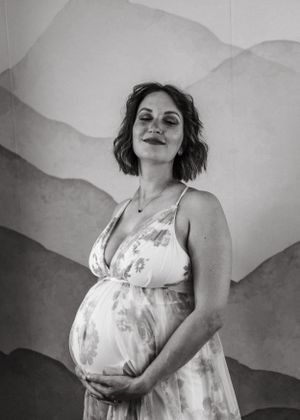 in home maternity home photoshoot high desert southern California lifestyle documentary maternity