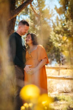 Big Bear maternity photographer Airbnb maternity shoot High Desert photographer Southern California