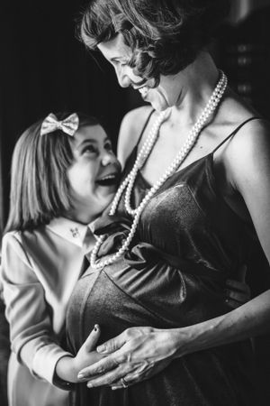 in home maternity home photoshoot high desert southern California lifestyle documentary maternity