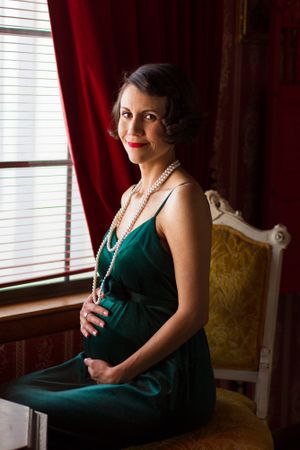 in home maternity home photoshoot high desert southern California lifestyle documentary maternity