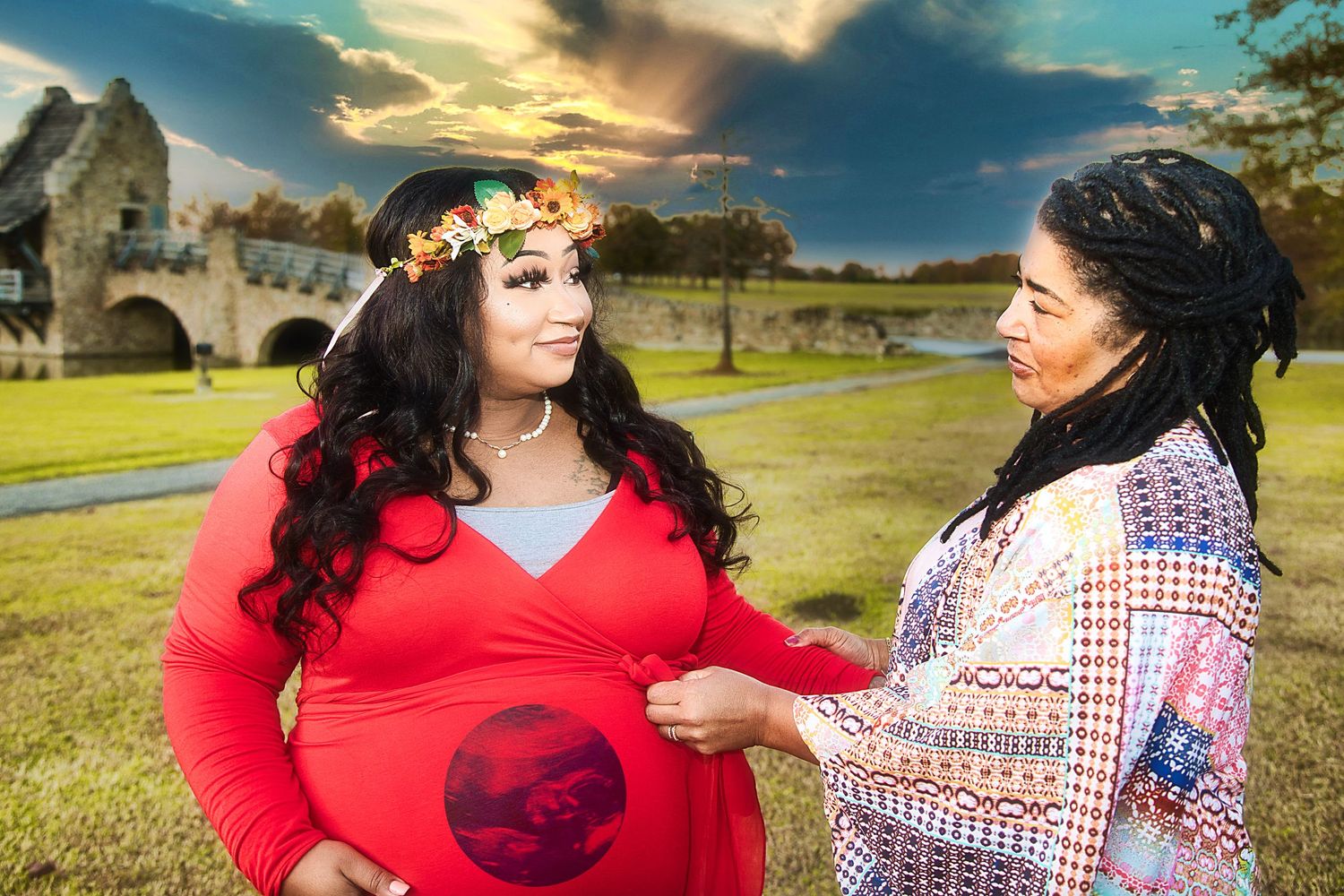 Mother daughter maternity at Montgomery Alabama Shakespeare Park