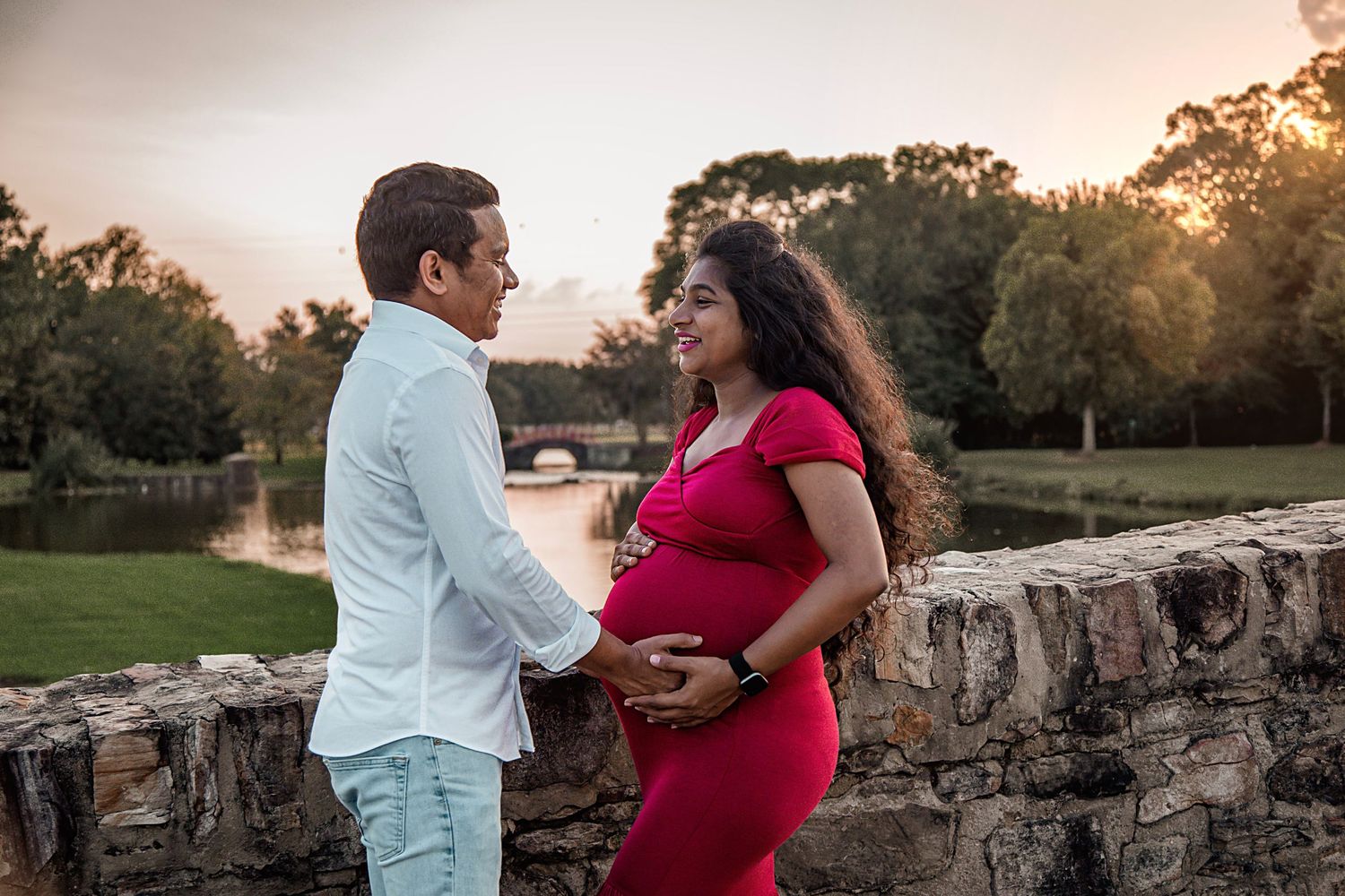 Couple Maternity at Montgomery Alabama inside Shakespeare