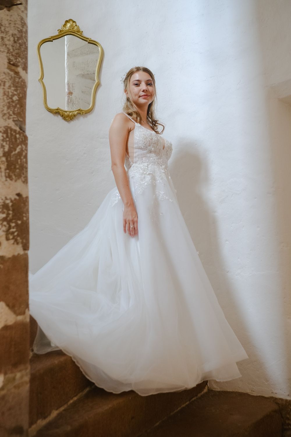 Préparatifs de la mariée - Mariage romantique et médiéval en Corrèze entre Collonges-la-Rouge et le Domaine de la Fage