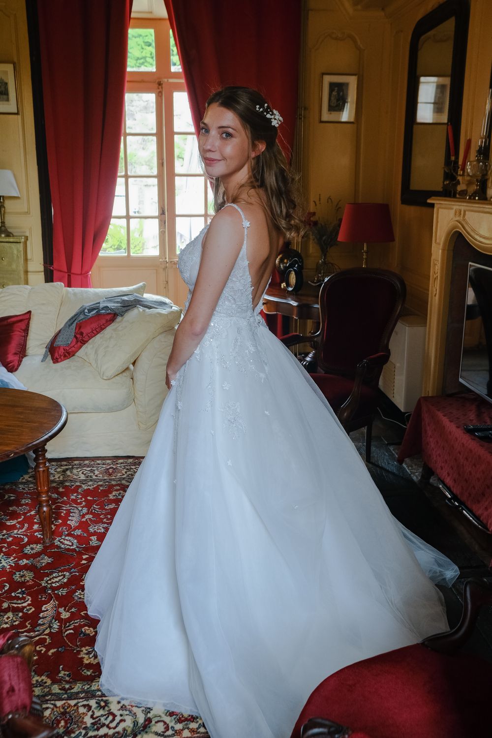 Préparatifs de la mariée - Mariage romantique et médiéval en Corrèze entre Collonges-la-Rouge et le Domaine de la Fage