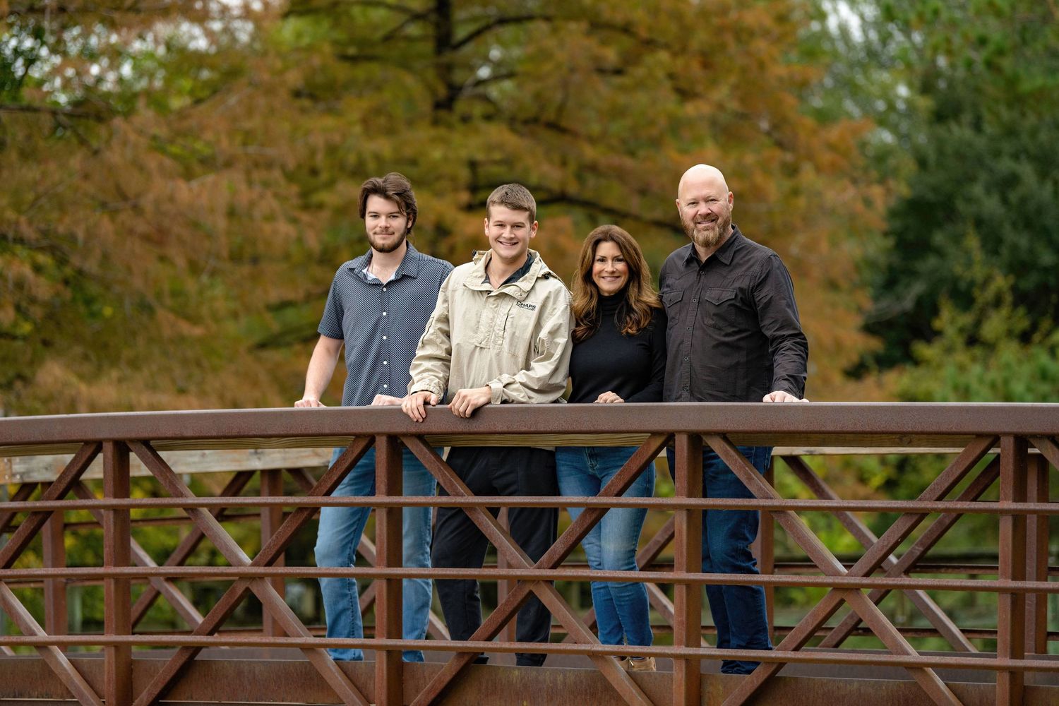 Capturing Lasting Memories: Lynn Pennington's Houston Family Portrait Photography