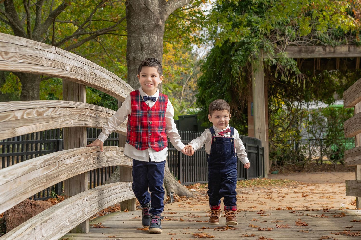 Capturing Lasting Memories: Lynn Pennington's Houston Family Portrait PhotographyCapturing Lasting Memories: Lynn Pennin