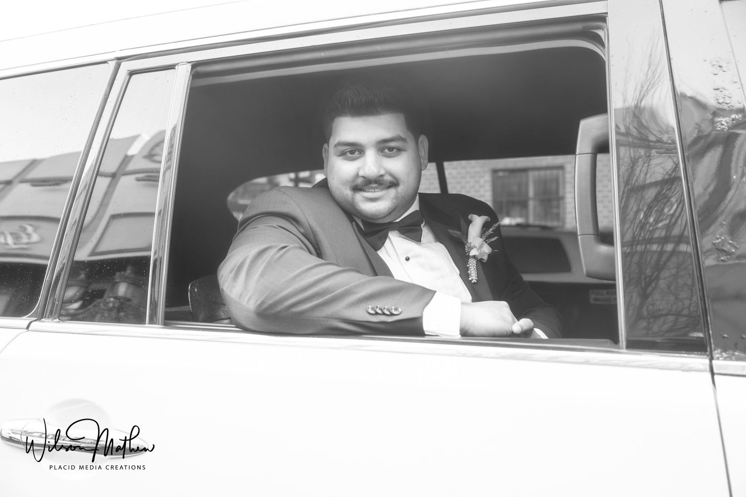 A Groom arriving at wedding venue after his getting ready pictures taken by Long Island Photographer.