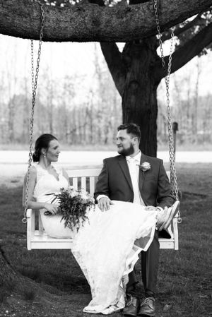 Timeless Wedding Photography. Photo Ideas for Brides. Grand Rapids Wedding Photography.
