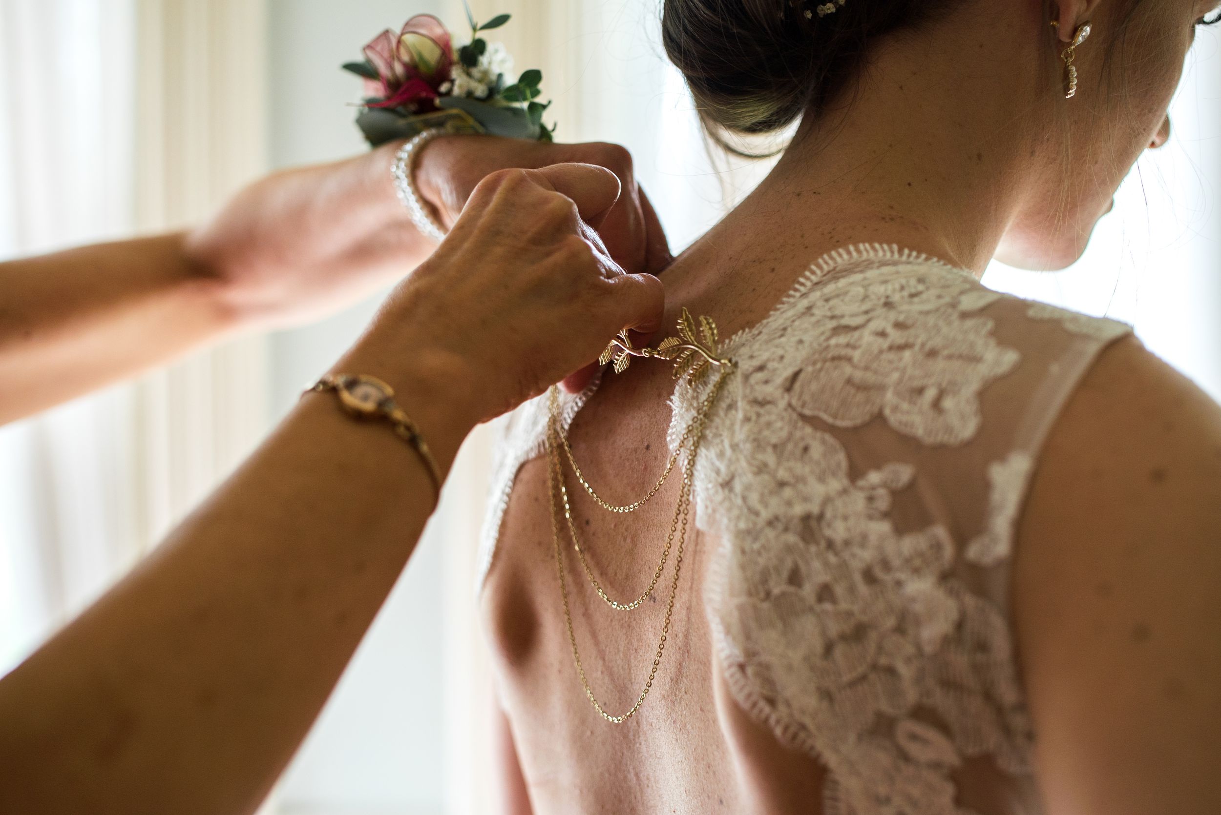 Timeless Wedding Photography. Photo Ideas for Brides. Grand Rapids Wedding Photography.