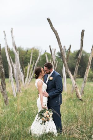 Timeless Wedding Photography. Photo Ideas for Brides. Grand Rapids Wedding Photography.