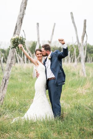 Timeless Wedding Photography. Photo Ideas for Brides. Grand Rapids Wedding Photography.