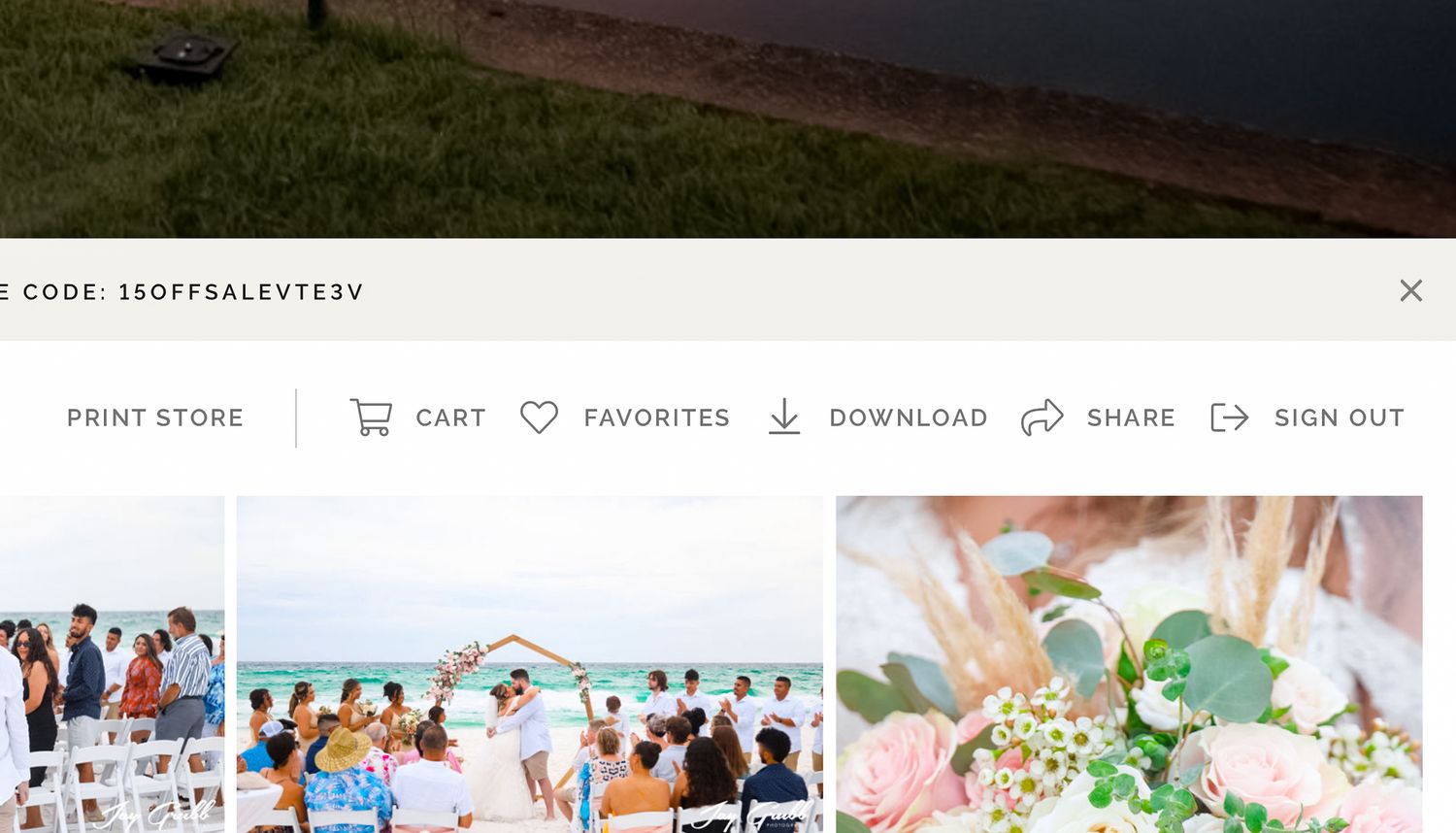 A website interface showing photo thumbnails with beach wedding scenes and floral decorations.