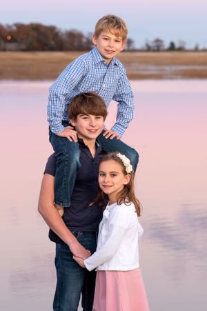 Heidi Harting Photography specializes in family, children, senior, dog and corporate portraits on Boston's South Shore