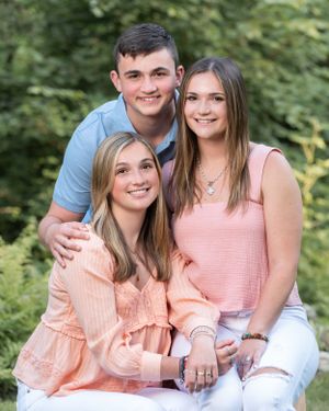 Heidi Harting Photography specializes in family, children, senior, dog and corporate portraits on Boston's South Shore