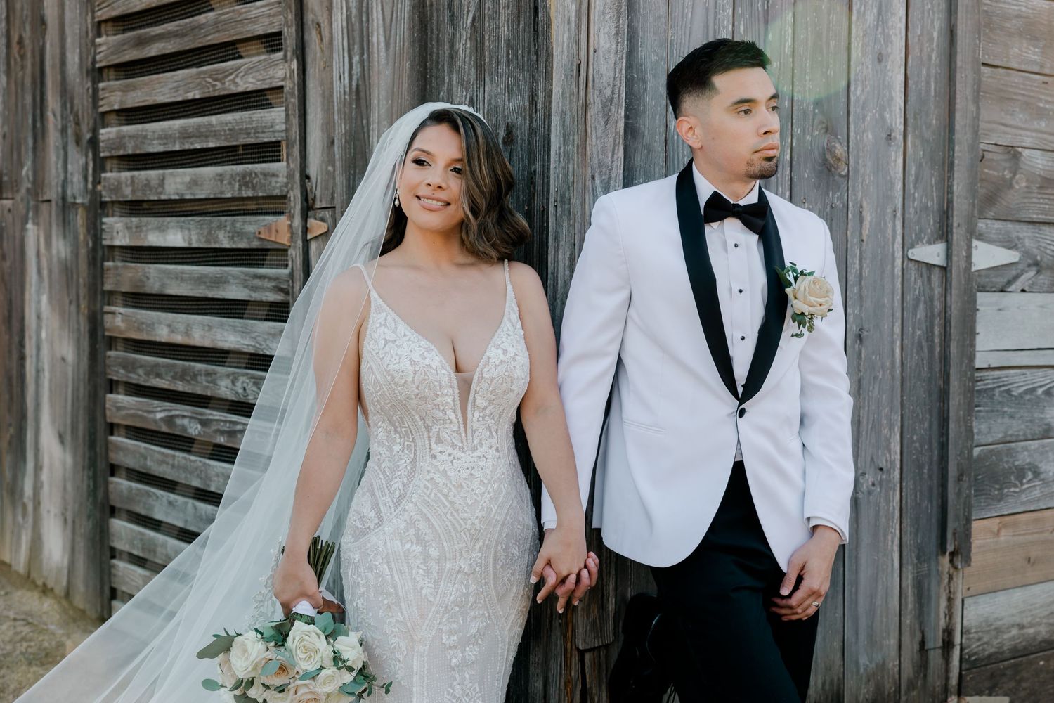 Jorge Rodriguez photography Dallas, Wedding Posing Tips, Wedding Ideas, Wedding inspo, Photographer inspo, How to Pose