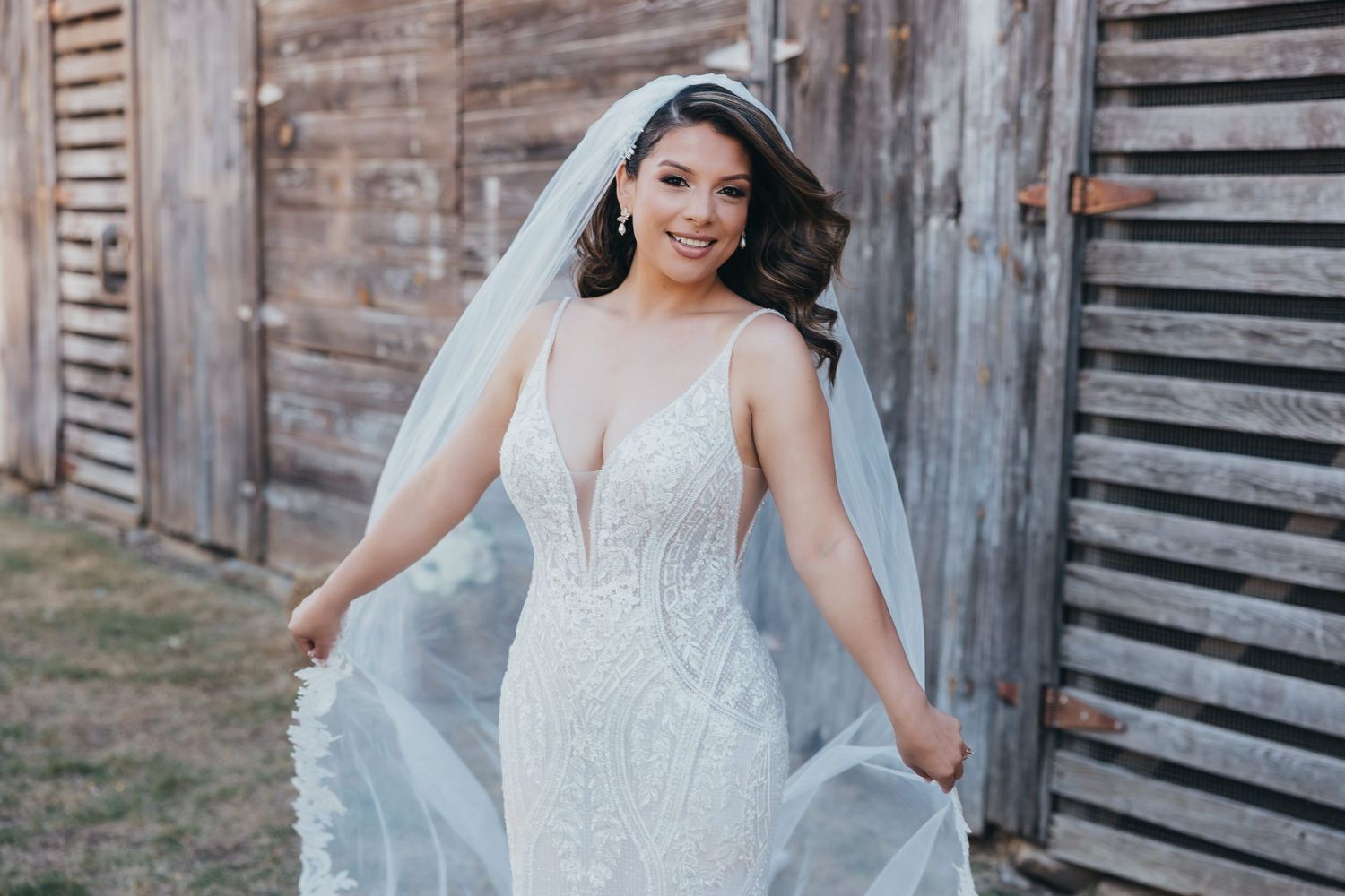 How to Pose for your wedding photos, Imagesbyjrodtx, engagement posing tips, bridal hair and makeup, bridal nails