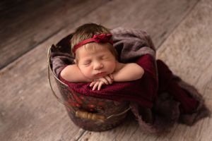 Buffalo & WNY newborn photographers, newborn photography, newborn session, maternity portraits, maternity photos