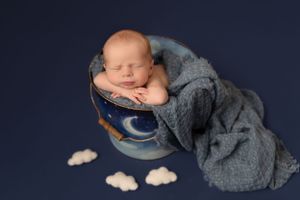 Buffalo & WNY newborn photographers, newborn photography, newborn session, maternity portraits, maternity photos