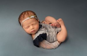 Buffalo & WNY newborn photographers, newborn photography, newborn session, maternity portraits, maternity photos