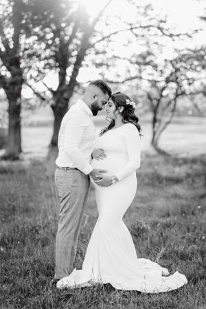 Buffalo & WNY newborn photographers, newborn photography, newborn session, maternity portraits, maternity photos