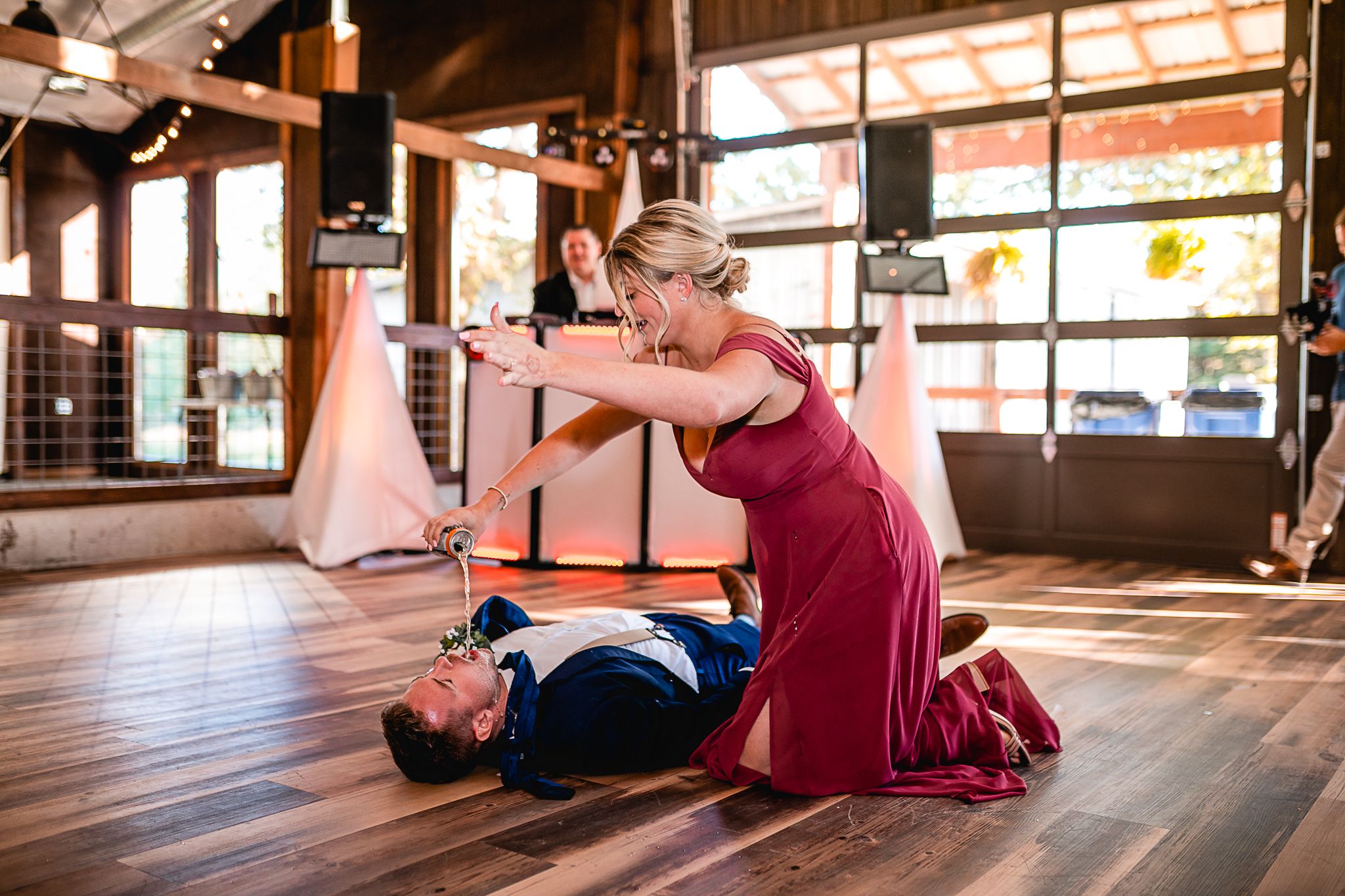 pouring beer into mouth photo Hannibal Missouri wedding venue Morgan lea photography The Barley House at Moon Town Crossing