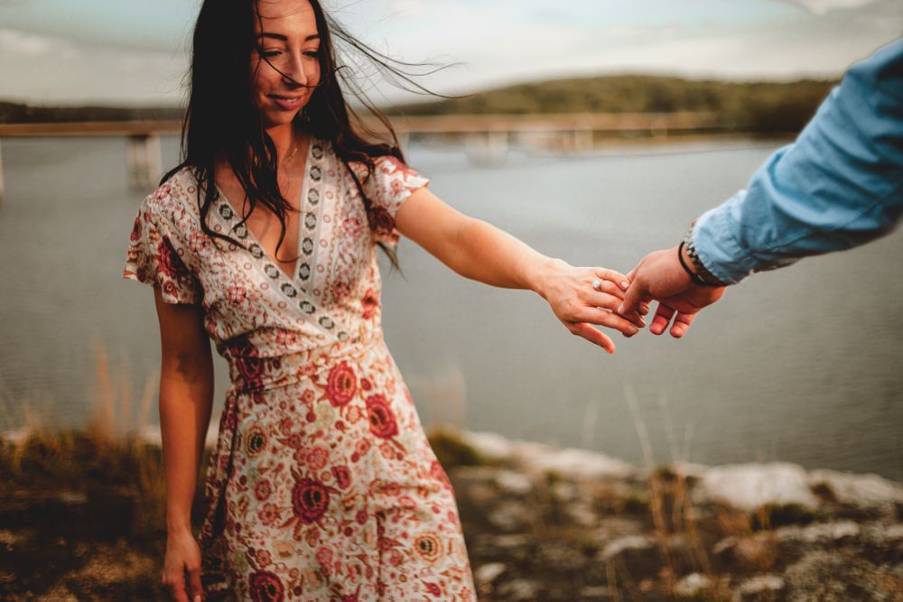 advent ours couple at lake of the Ozarks Missouri with Morgan lea photography