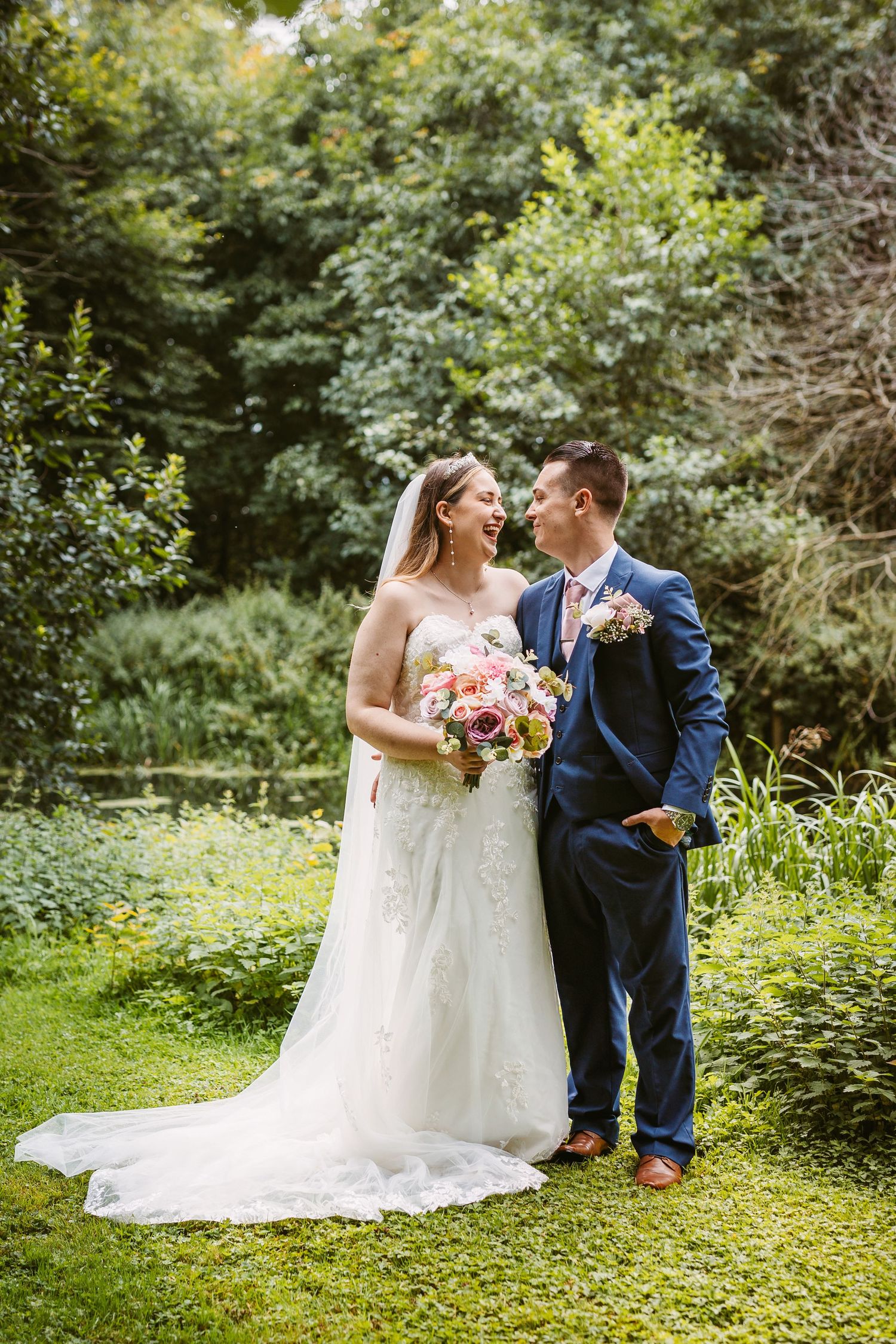 Worton Hall, Cassington Wedding photography www.vickyphotography.co.uk