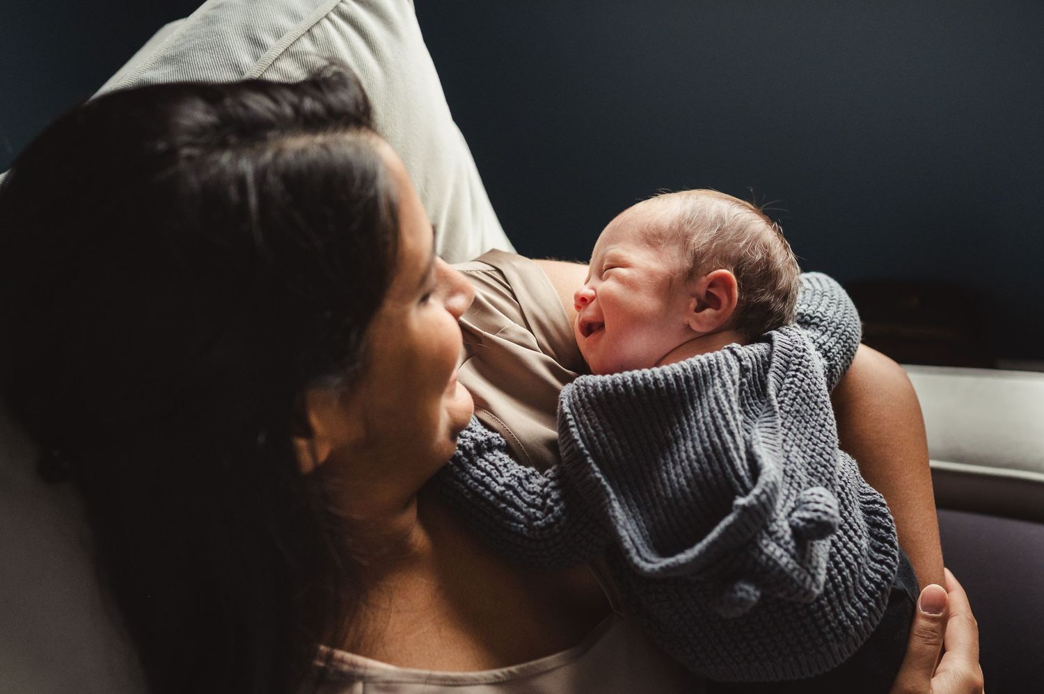 Natural Newborn Photographer Mom and Baby