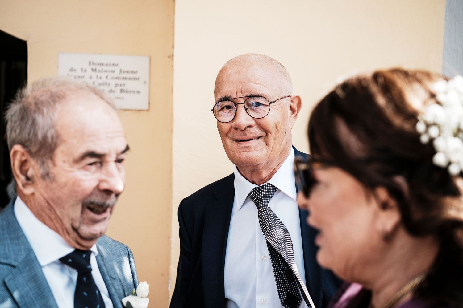 TLOOK photographe de mariage de style documentaire, cully maison jaune cérémonie civile