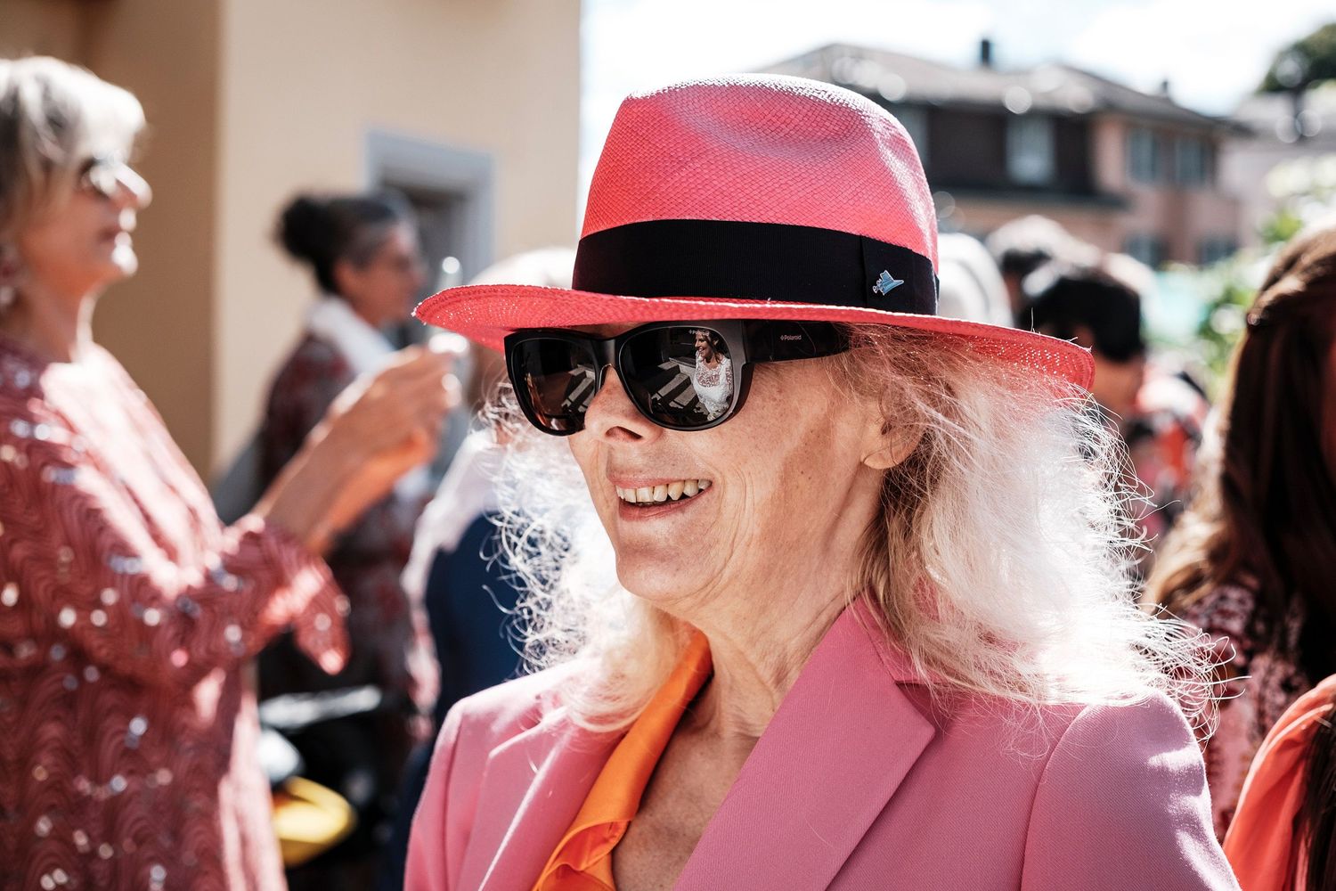 TLOOK photographe de mariage de style documentaire, cully maison jaune cérémonie civile
