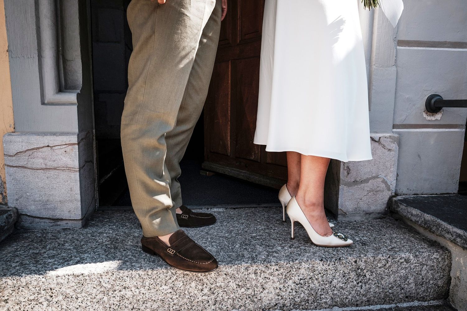 TLOOK photographe de mariage de style documentaire, cully maison jaune cérémonie civile