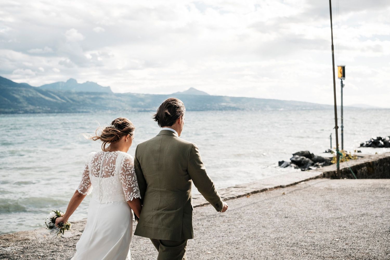 TLOOK photographe de mariage de style documentaire, parc de cully potraits des mariés