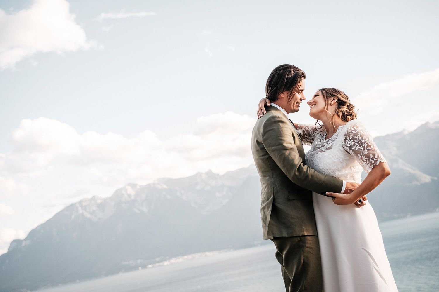 TLOOK photographe de mariage de style documentaire, domaine de Bovy portraits des mariés