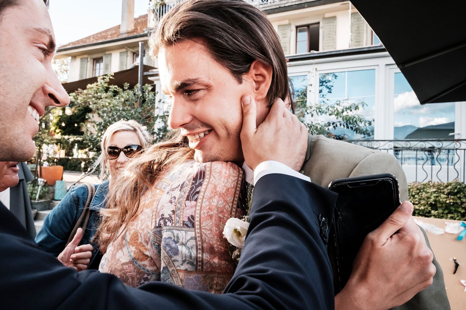 TLOOK photographe de mariage de style documentaire, domaine de Bovy cocktail dans les jardins