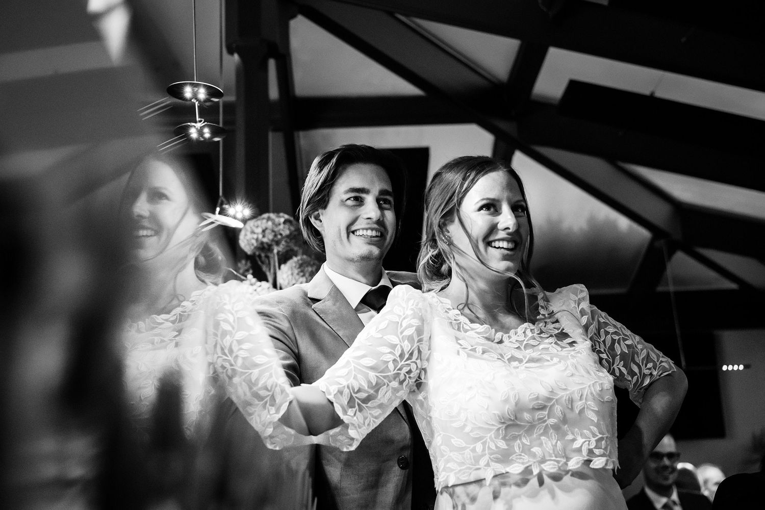 TLOOK photographe de mariage de style documentaire, domaine de Bovy soirée avec les mariés