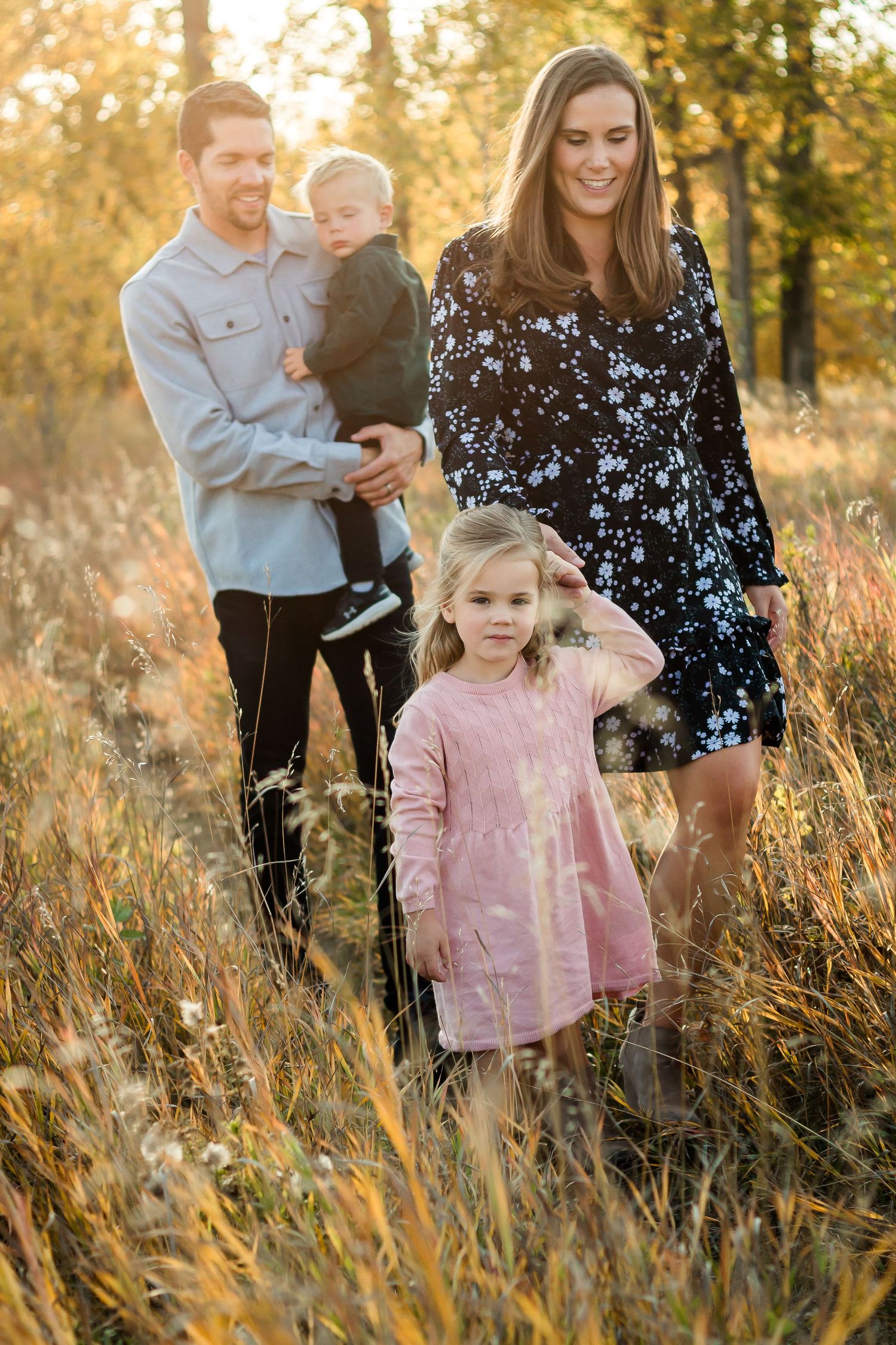Beautiful authentic fall family photos at golden hour in Calgary AB by Love & Sunshine Photography.