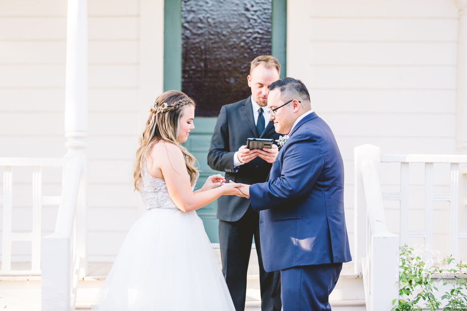 strathearn historical park wedding barn wedding photos wedding photographer