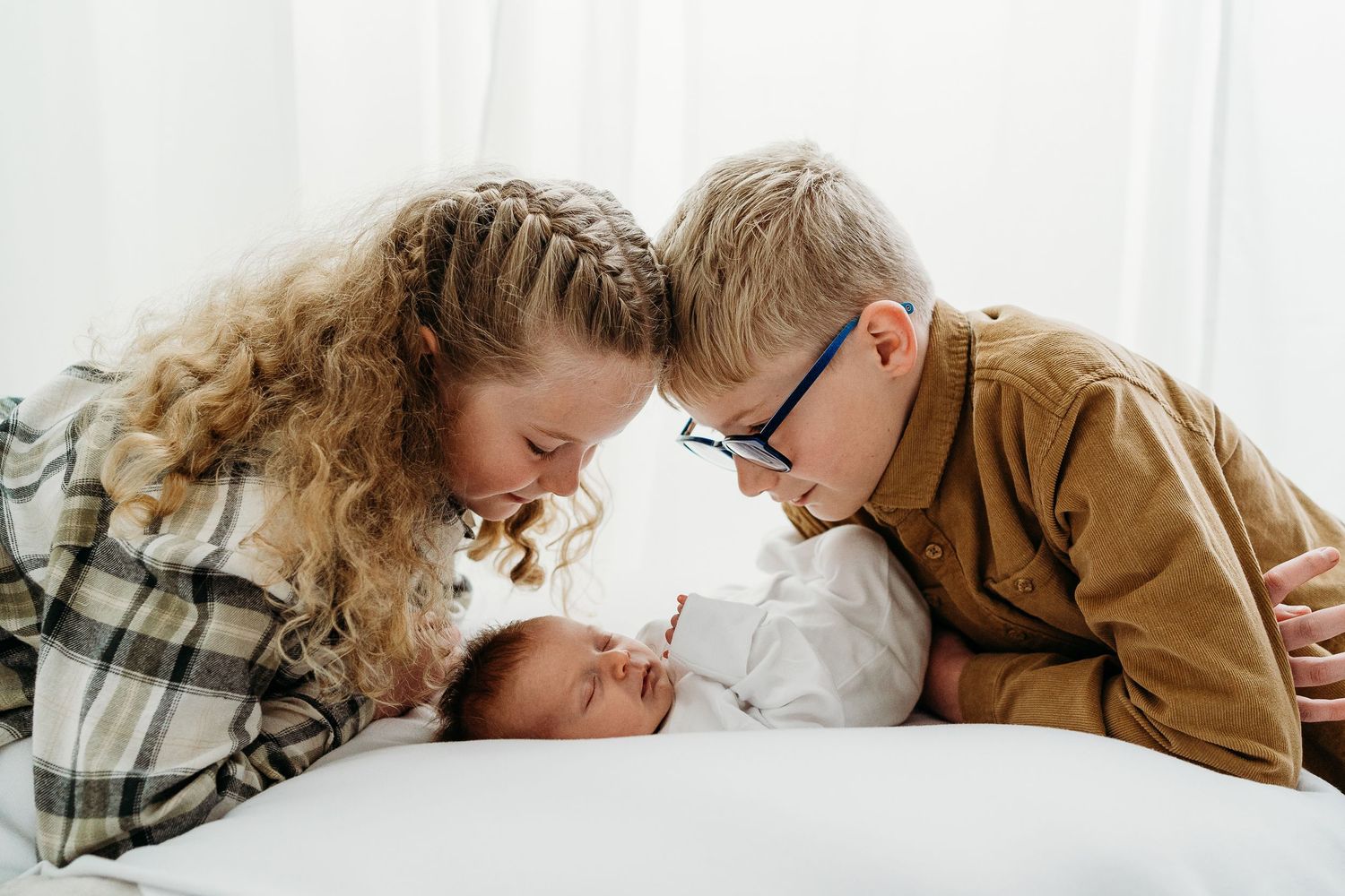 newborn and siblings photography devon