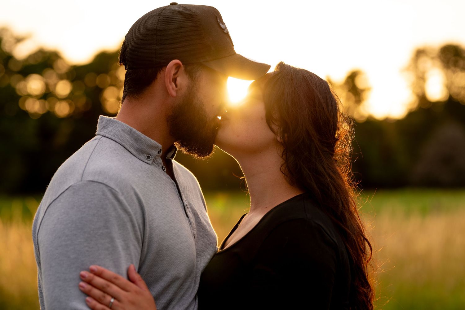 couple kissing in the sunset, Waverley Abbey, Farnham, Hampshire. Couple Photography