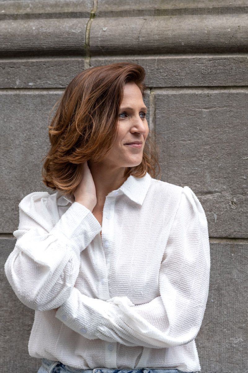 Barbara Kempeneers Fotografie, Personal Branding Fotografie, Zakelijke fotografie, Vrouw lachend buiten