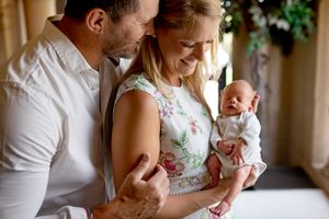 Parents holding newborn | Dubai photos