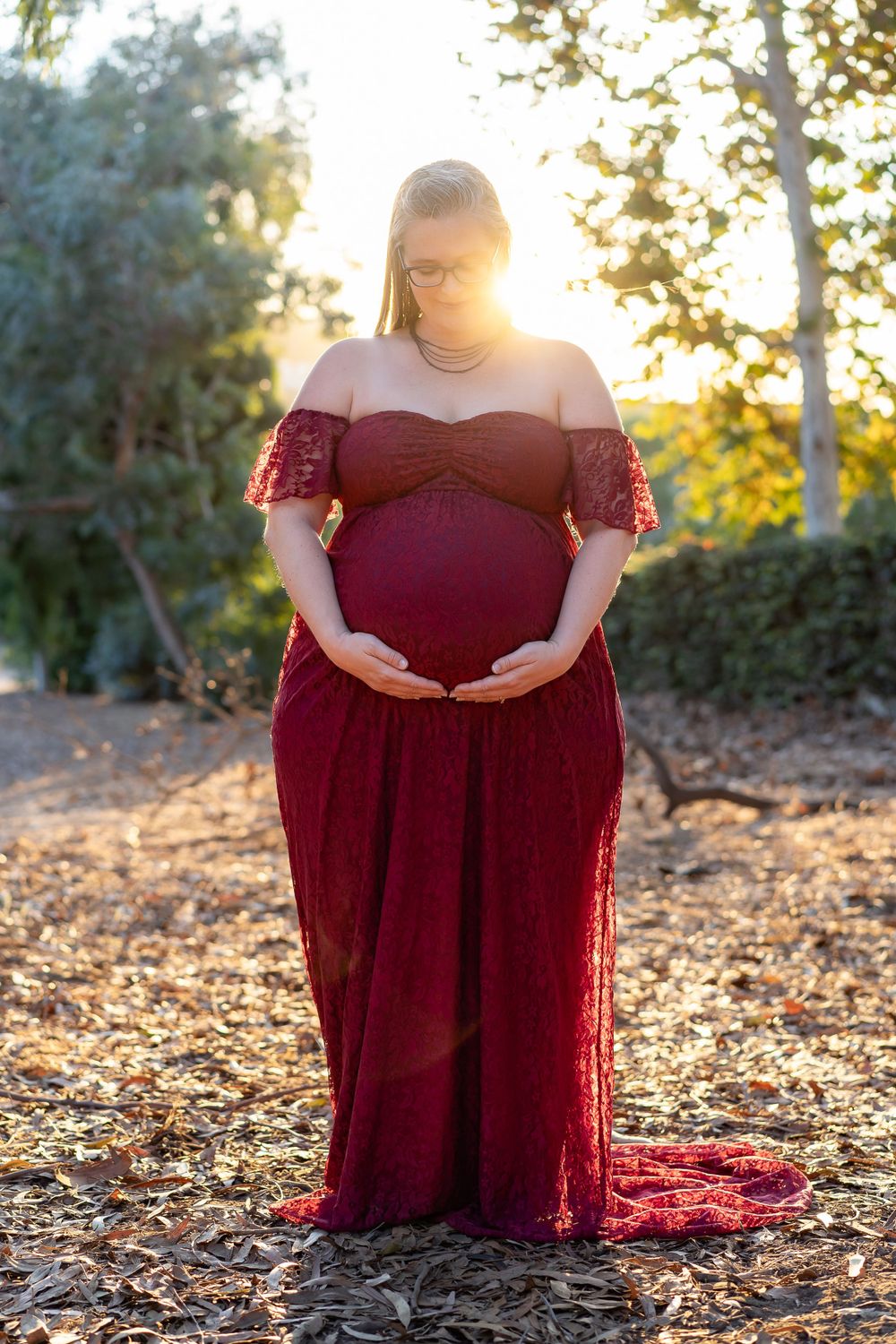 Rachel Aranico Photography, Maternity Photo Session, Mama holding Baby Bump