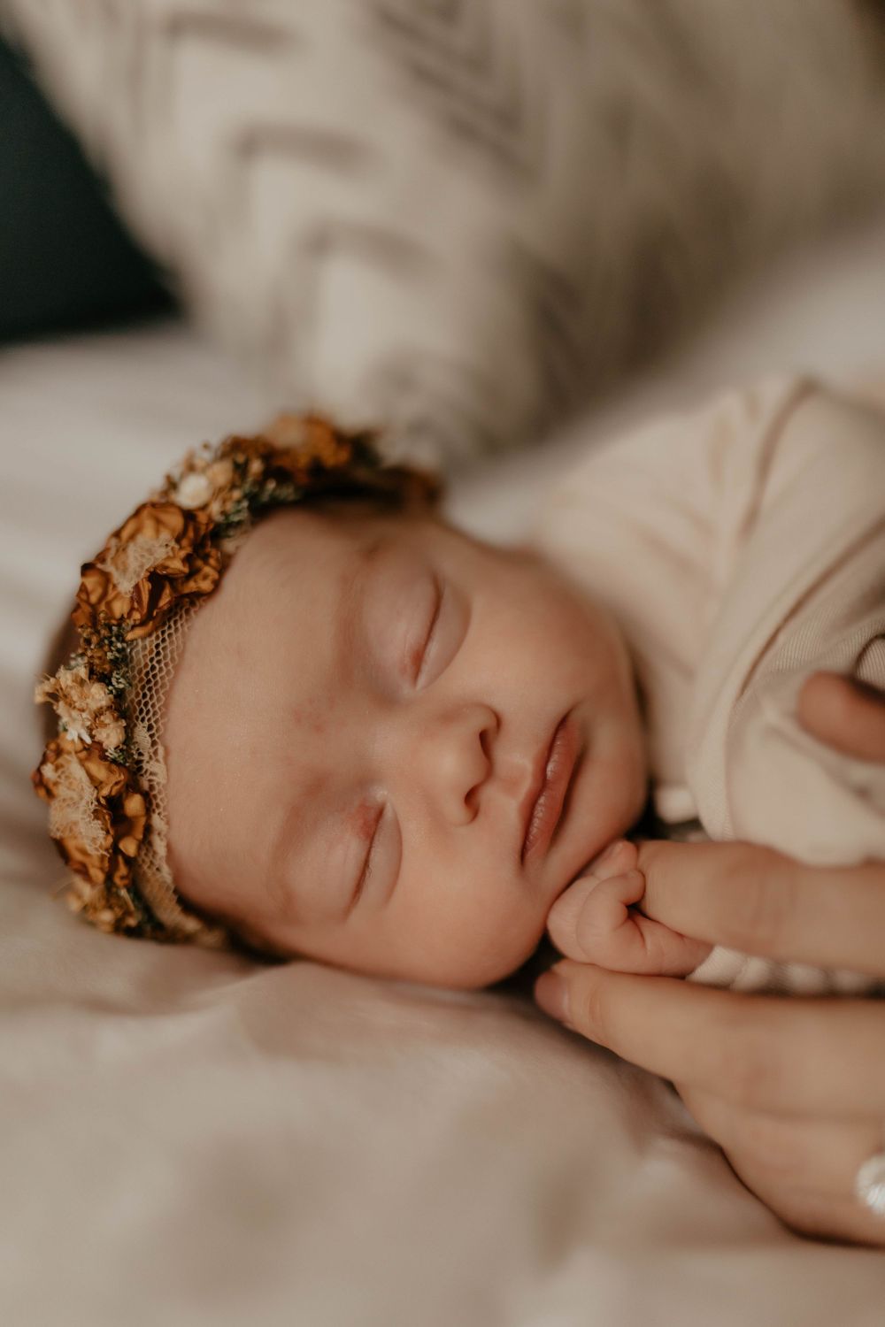 newborn photographer near me, at home newborn session, new jersey lifestyle photographer