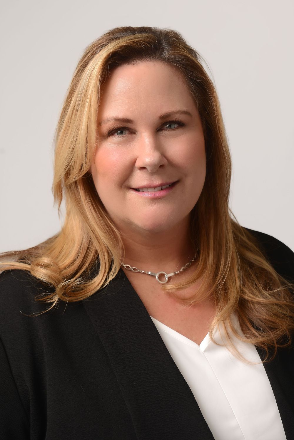 Westlake California Realtor Headshot, Studio Headshots Ventura County, realtor marketing content, women headshot