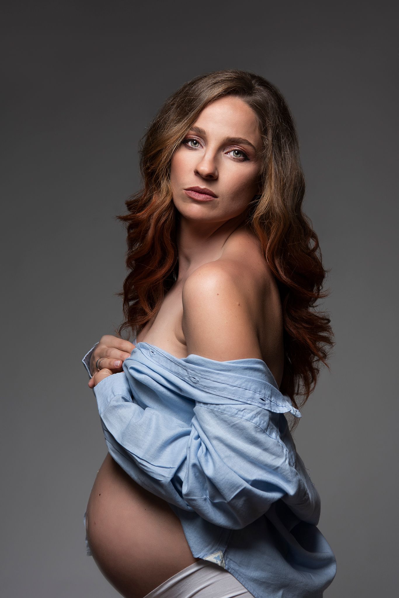 ritratto-donna-gravidanza-studio-sanremo